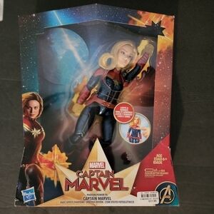Captain Marvel Photon Power FX Captain Marvel Electronic Super Hero Hasbro New